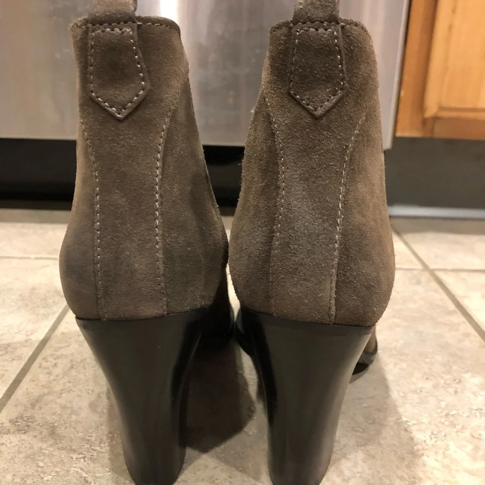 Marc Fisher LTD Women’s Brown Suede Mallory Booties - Picture 3 of 8